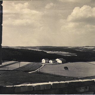 Bild0050 Blick aus dem Rohbau Horst Mädler zum Eddersbacher Hof (Wolf / Altenhofen). Früher "auf der Juchee" genannt.